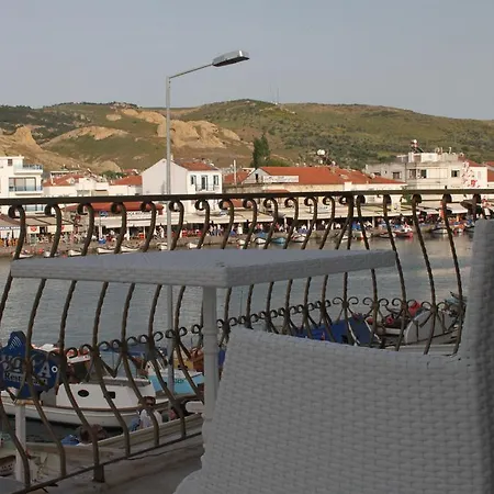 Huri & Nuri (adults Only)