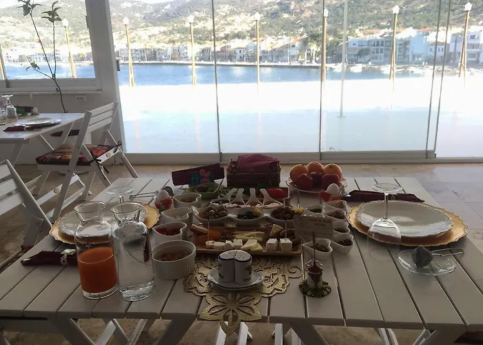 Huri & Nuri (adults Only) Otel Foça