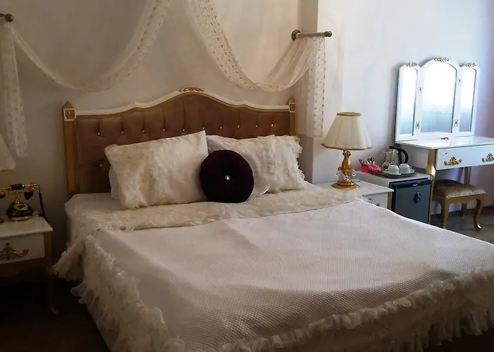 Huri & Nuri (adults Only) Foça