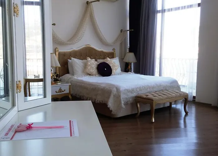 Huri & Nuri (adults Only) Otel 3*