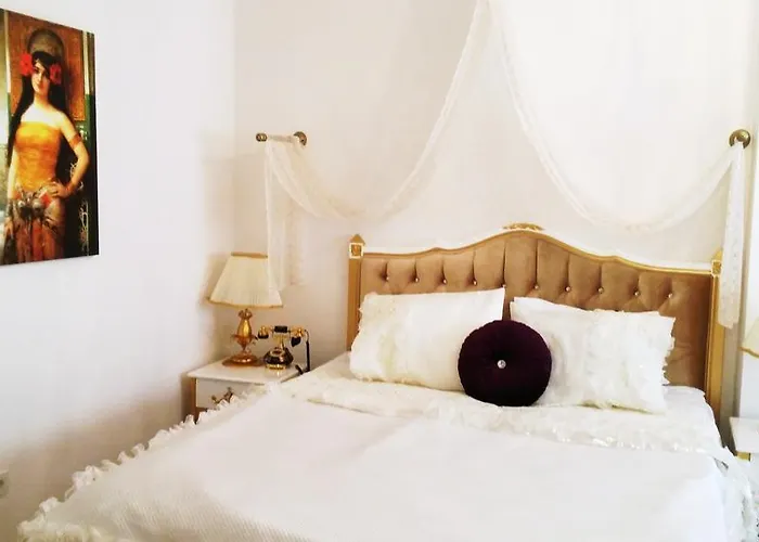 Huri & Nuri (adults Only)