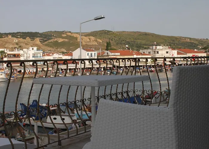 Huri & Nuri (adults Only)