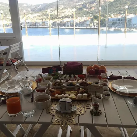 Huri & Nuri (adults Only) Hotel Foça