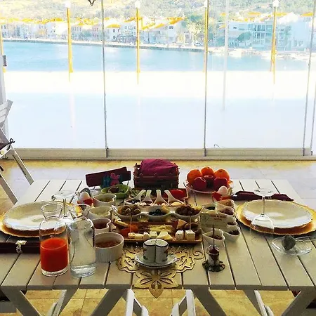 Huri & Nuri (adults Only) 3* Foça