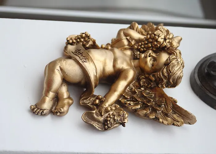 Huri & Nuri (adults Only)