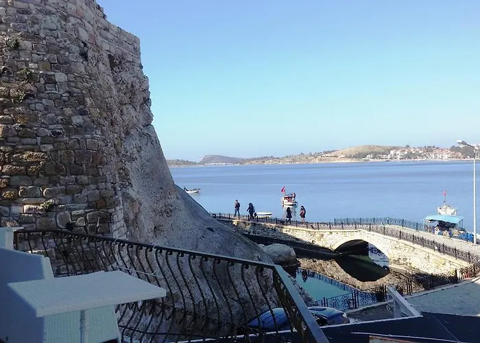 Huri & Nuri (adults Only)